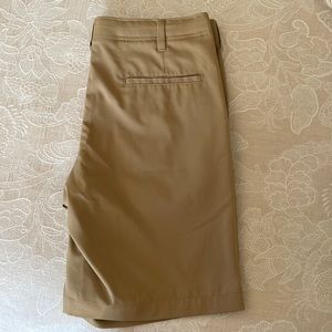 Men’s BCG brand flat front chino short.